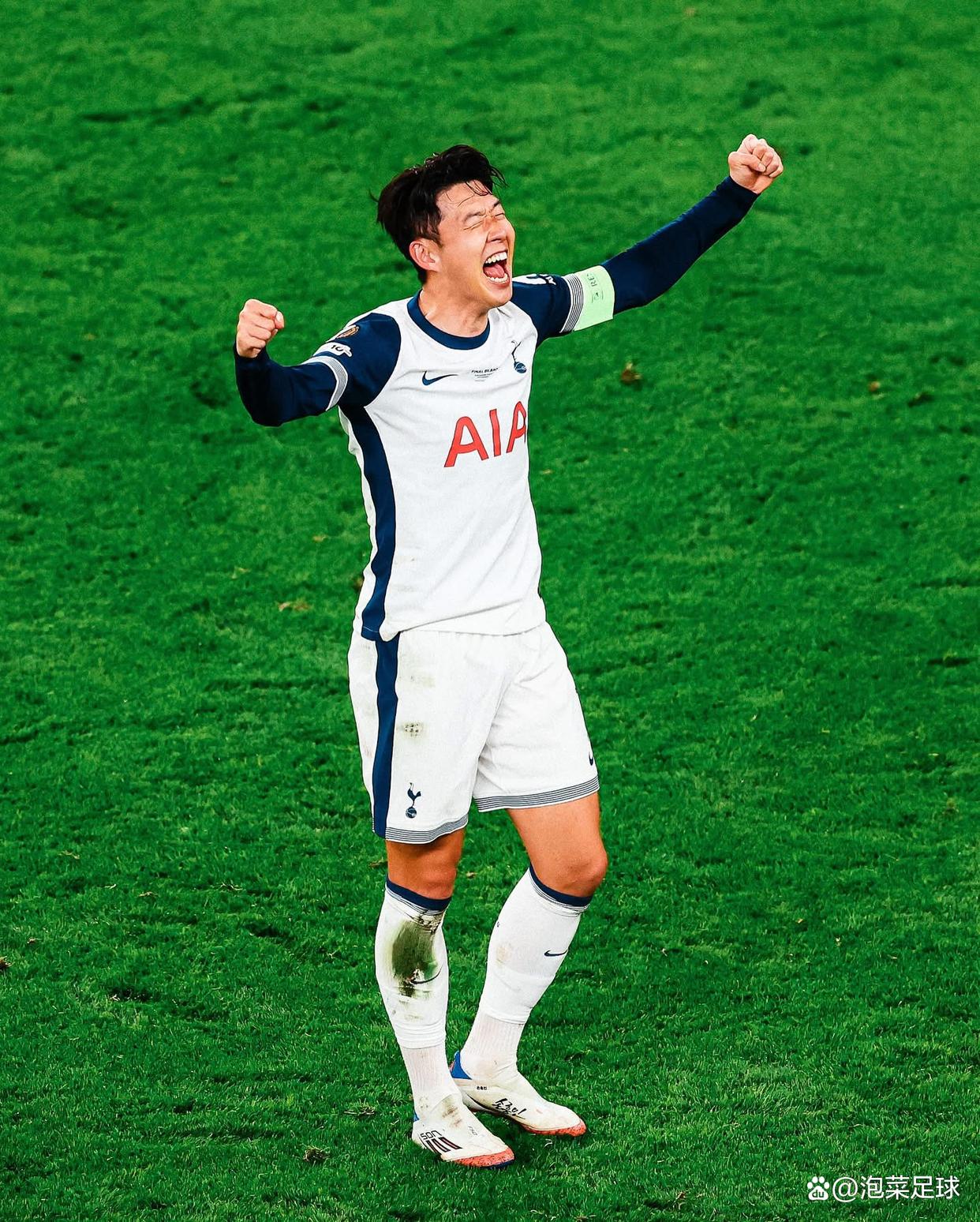 星空体育在线官网-韩国足球队迎来新队长,士气高涨的视频